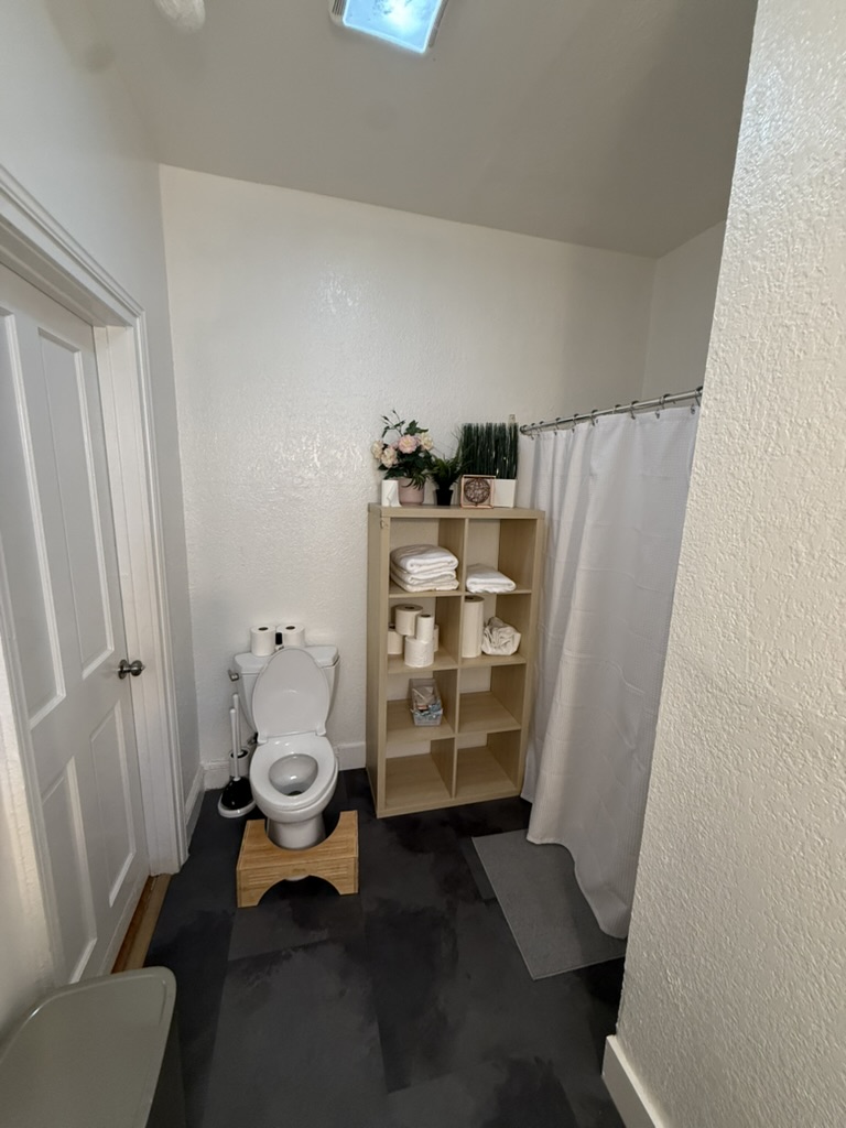 No toilet paper holder to be seen